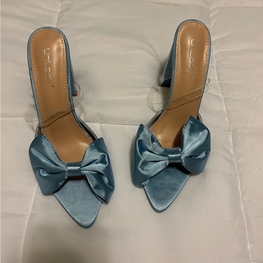 Light Blue Bow Heels NWOT